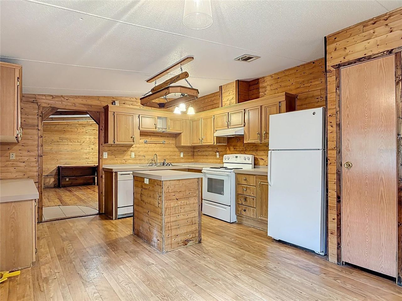 27912 Lake Avenue , Paisley, FL 32767 Photo