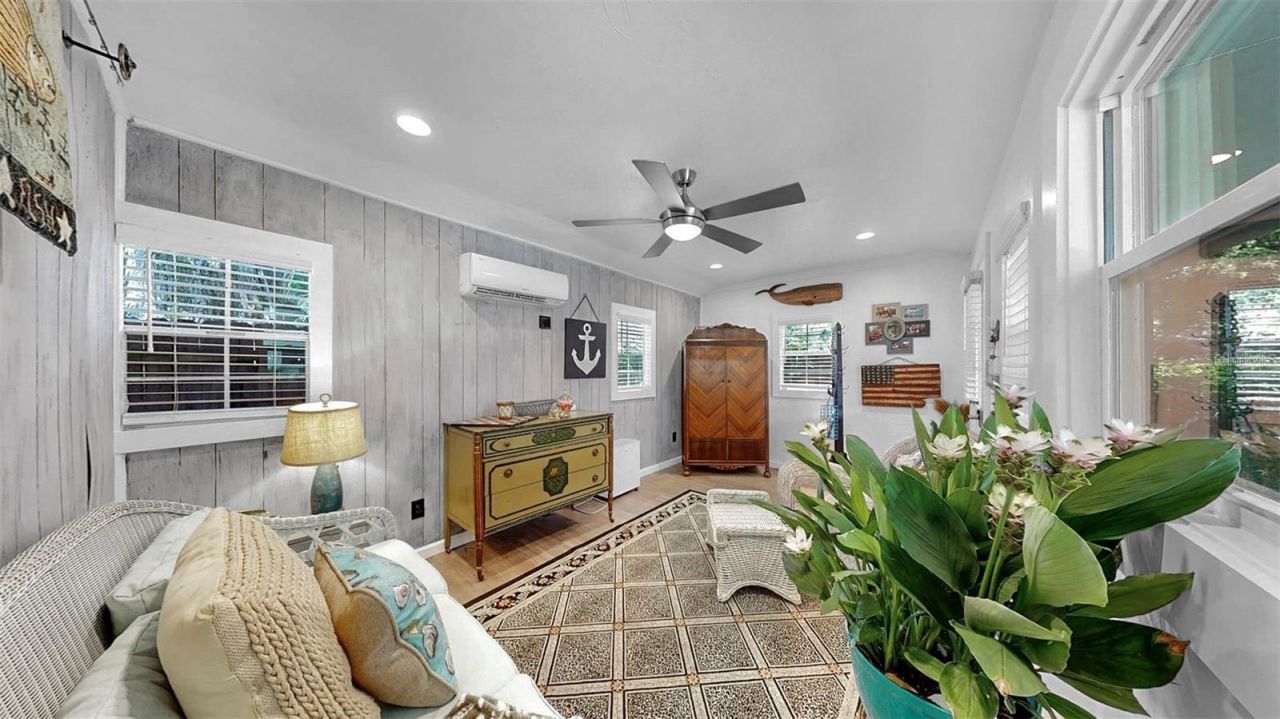 4020 Queen Street N, Saint Petersburg, FL 33714 Photo