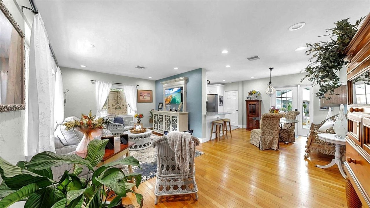 4020 Queen Street N, Saint Petersburg, FL 33714 Photo