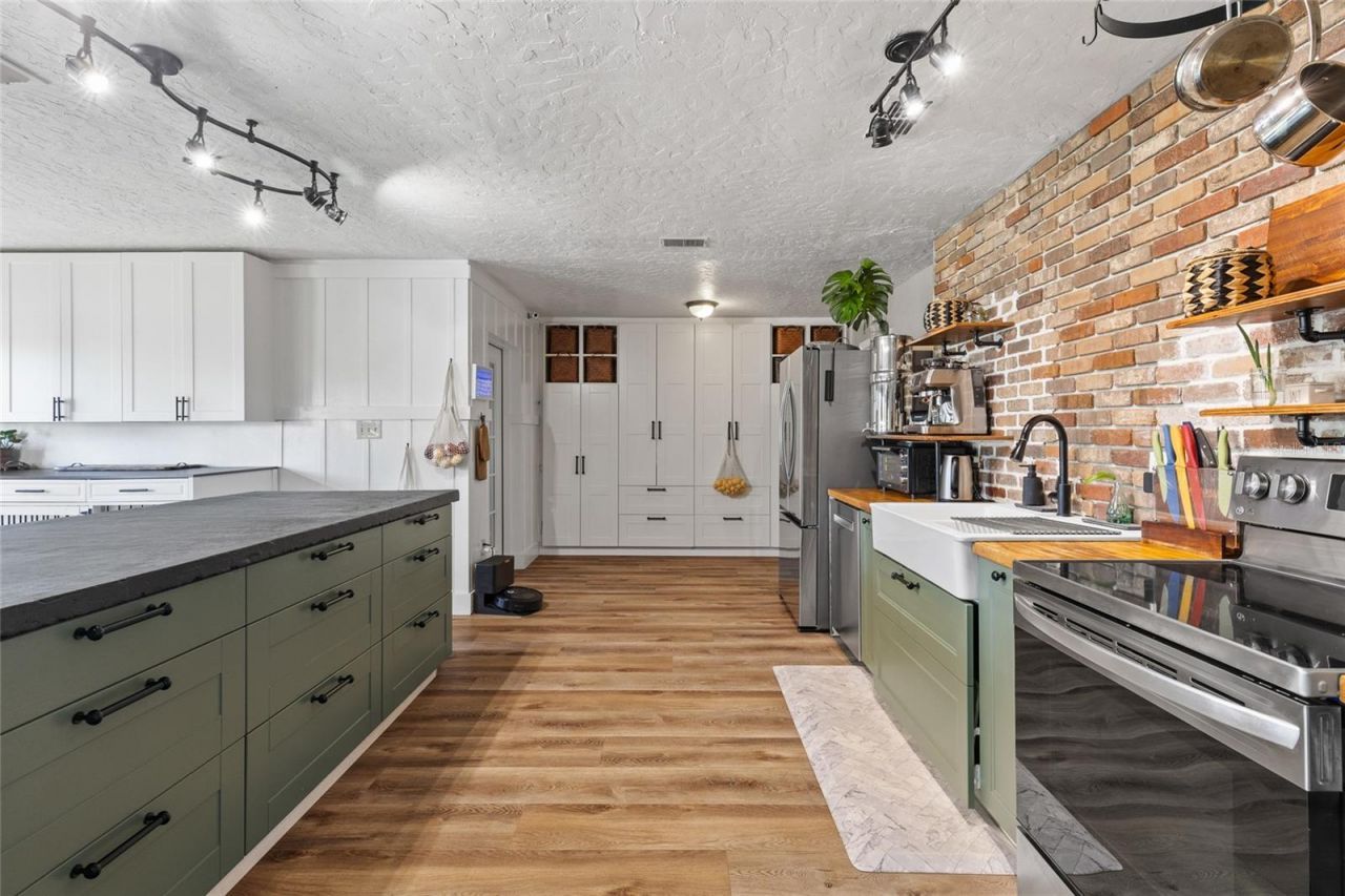 3815 Ironwedge Drive , Orlando, FL 32808 Photo