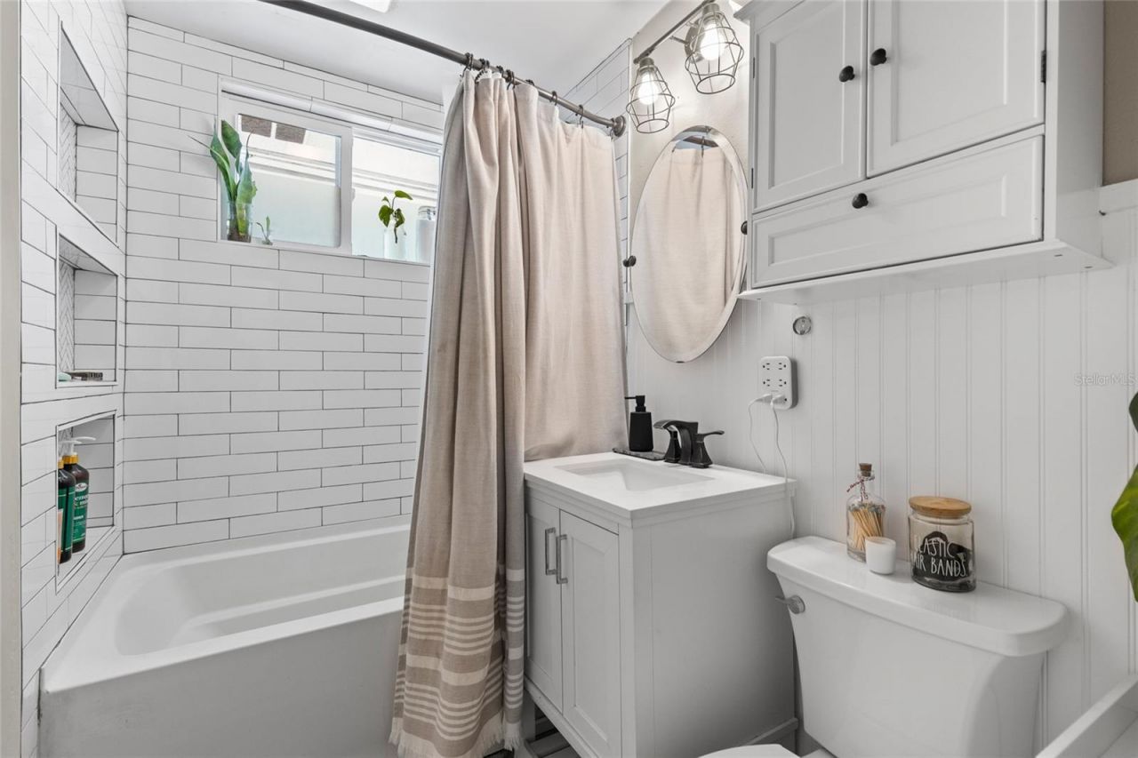 3815 Ironwedge Drive , Orlando, FL 32808 Photo