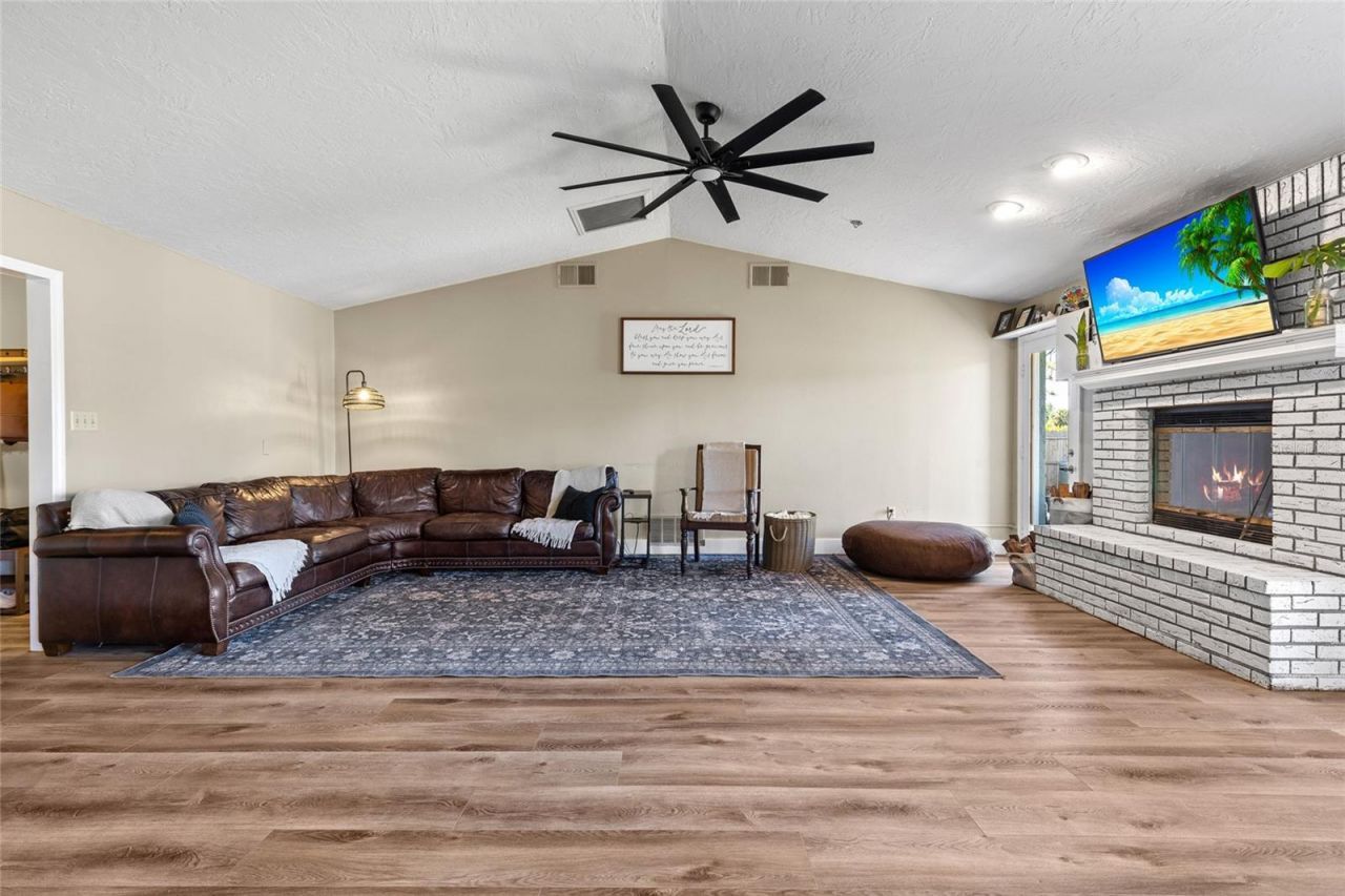 3815 Ironwedge Drive , Orlando, FL 32808 Photo