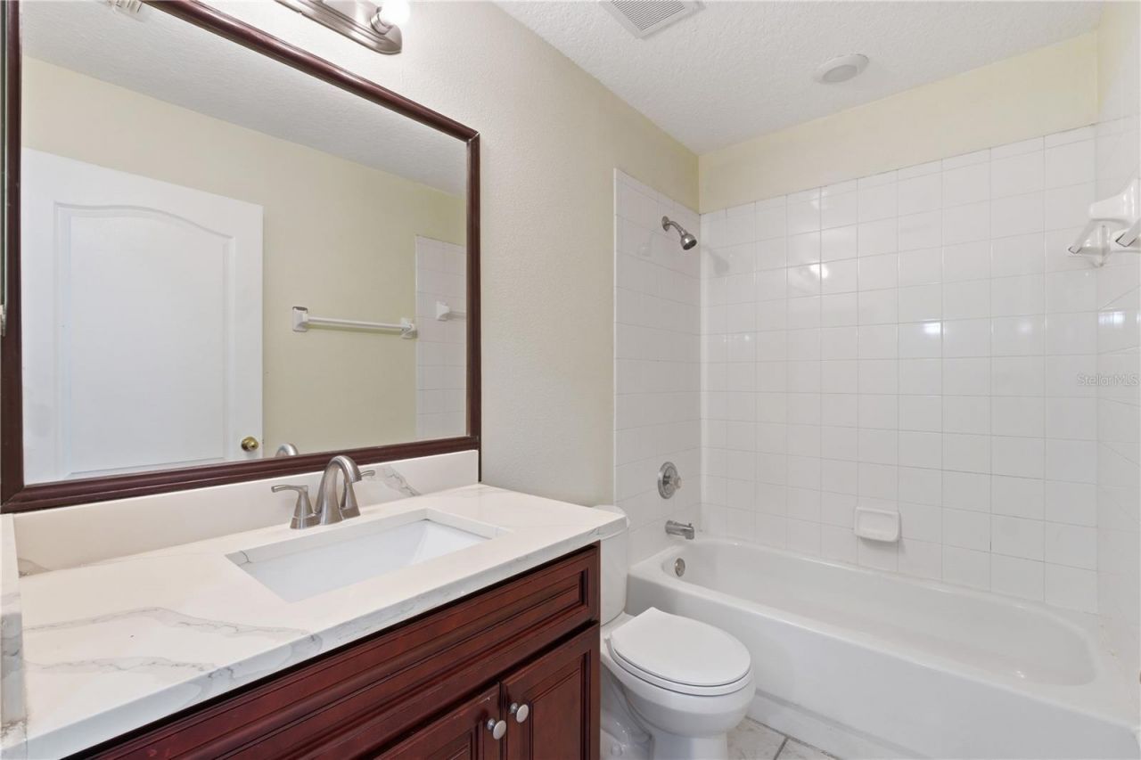 4207 Andover Cay Boulevard, Orlando, FL 32825 Photo