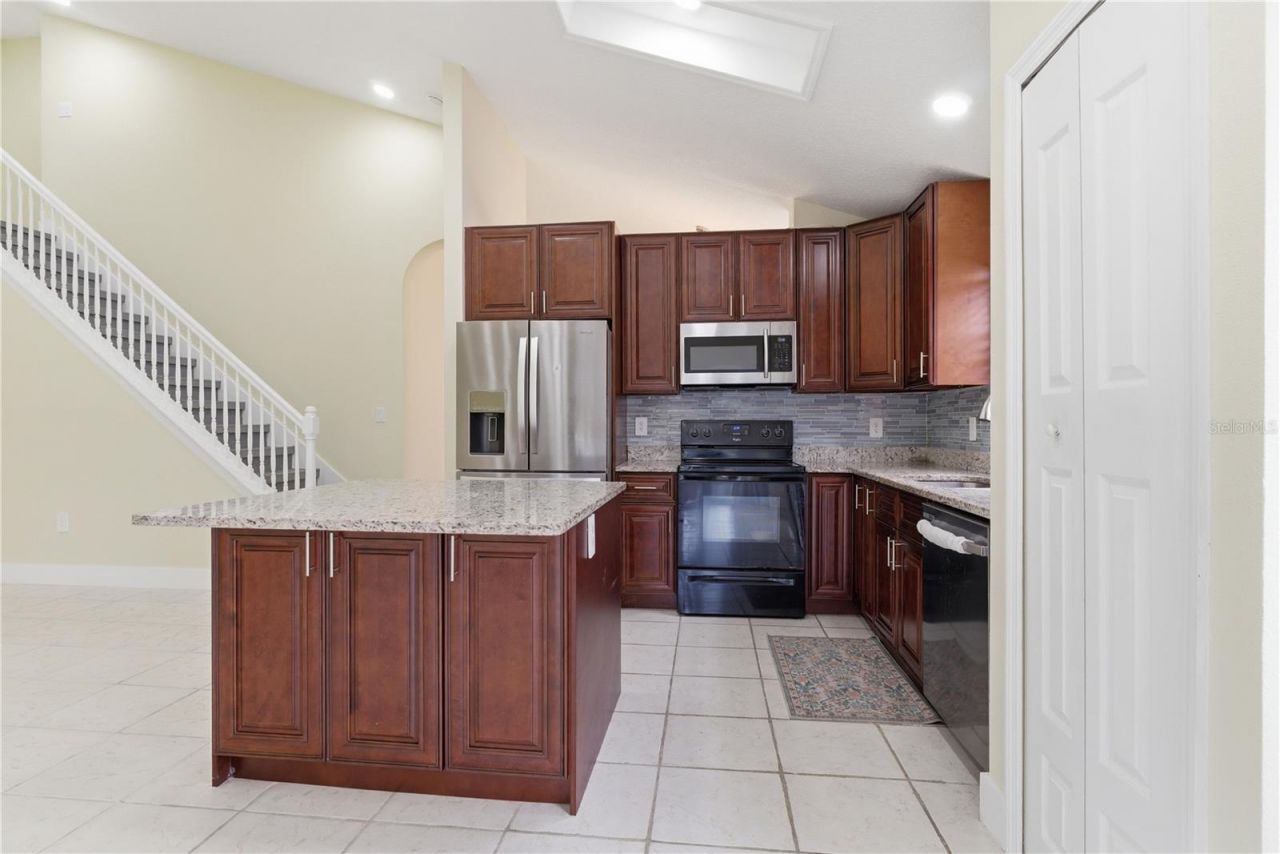4207 Andover Cay Boulevard, Orlando, FL 32825 Photo