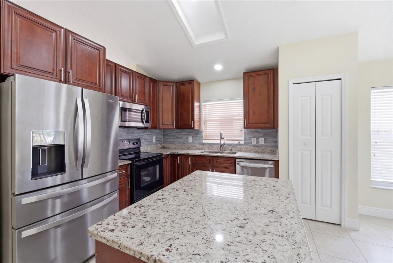 4207 Andover Cay Boulevard, Orlando, FL 32825 Photo