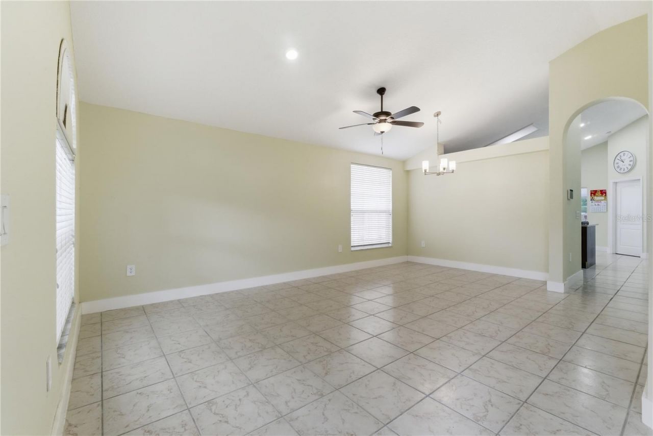 4207 Andover Cay Boulevard, Orlando, FL 32825 Photo