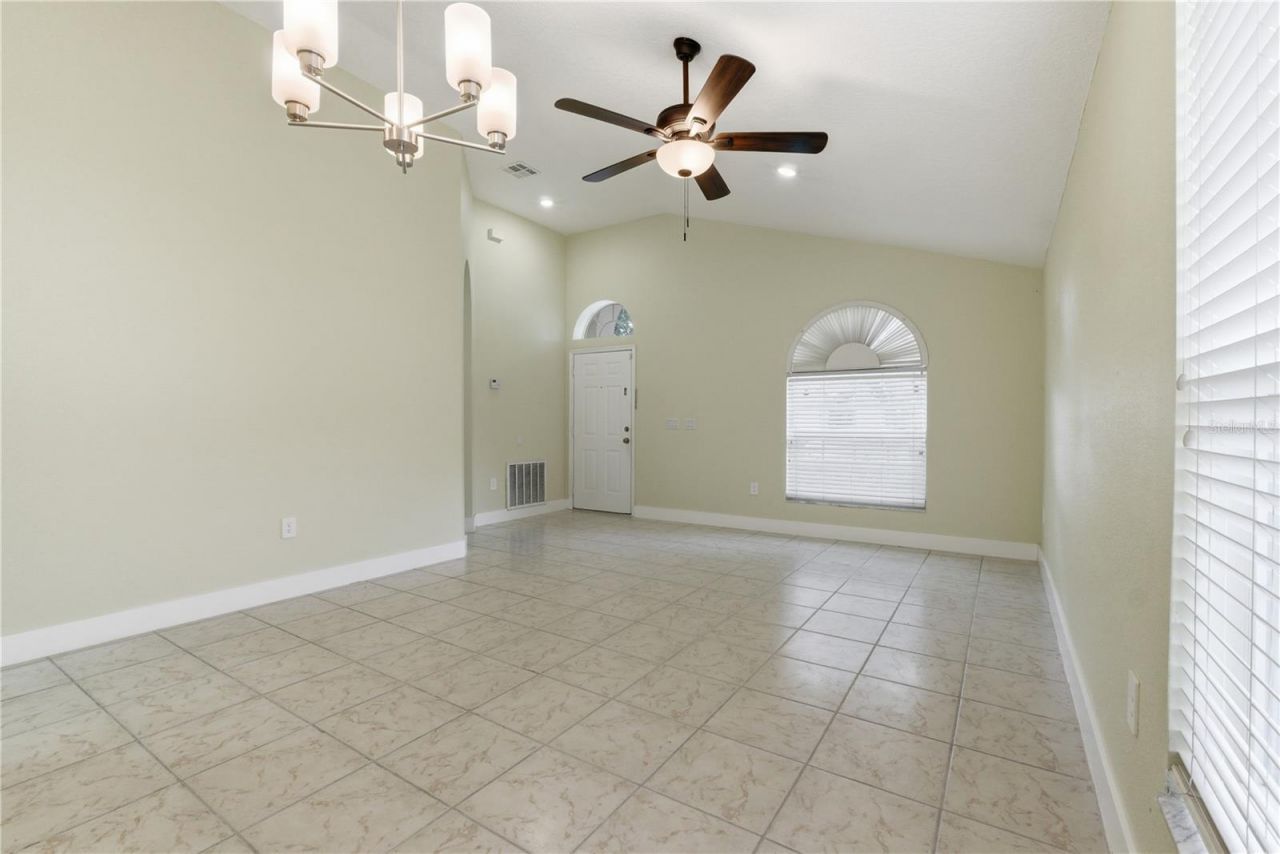 4207 Andover Cay Boulevard, Orlando, FL 32825 Photo