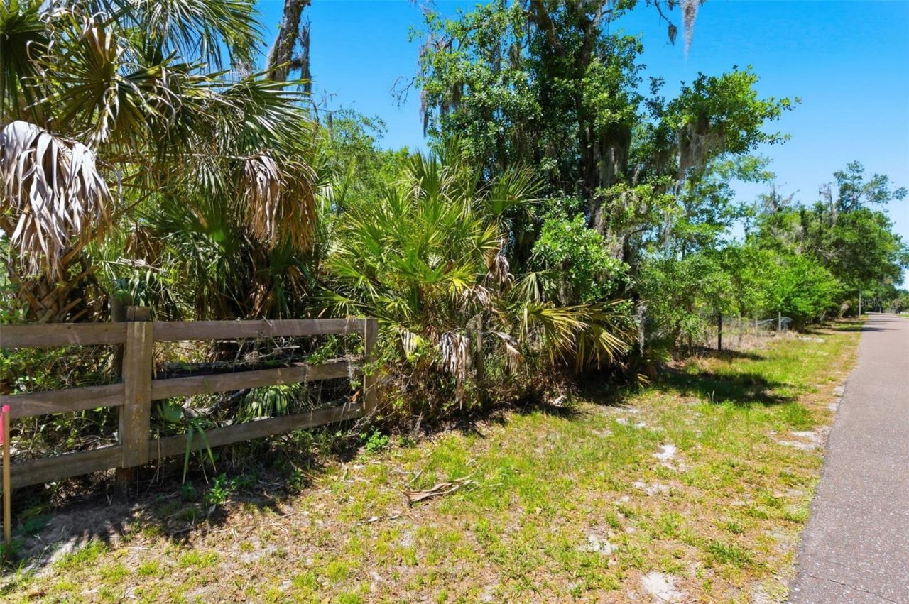 19084 Red Bird Lane , Lot #LOT 2, Lithia, FL 33547 Photo
