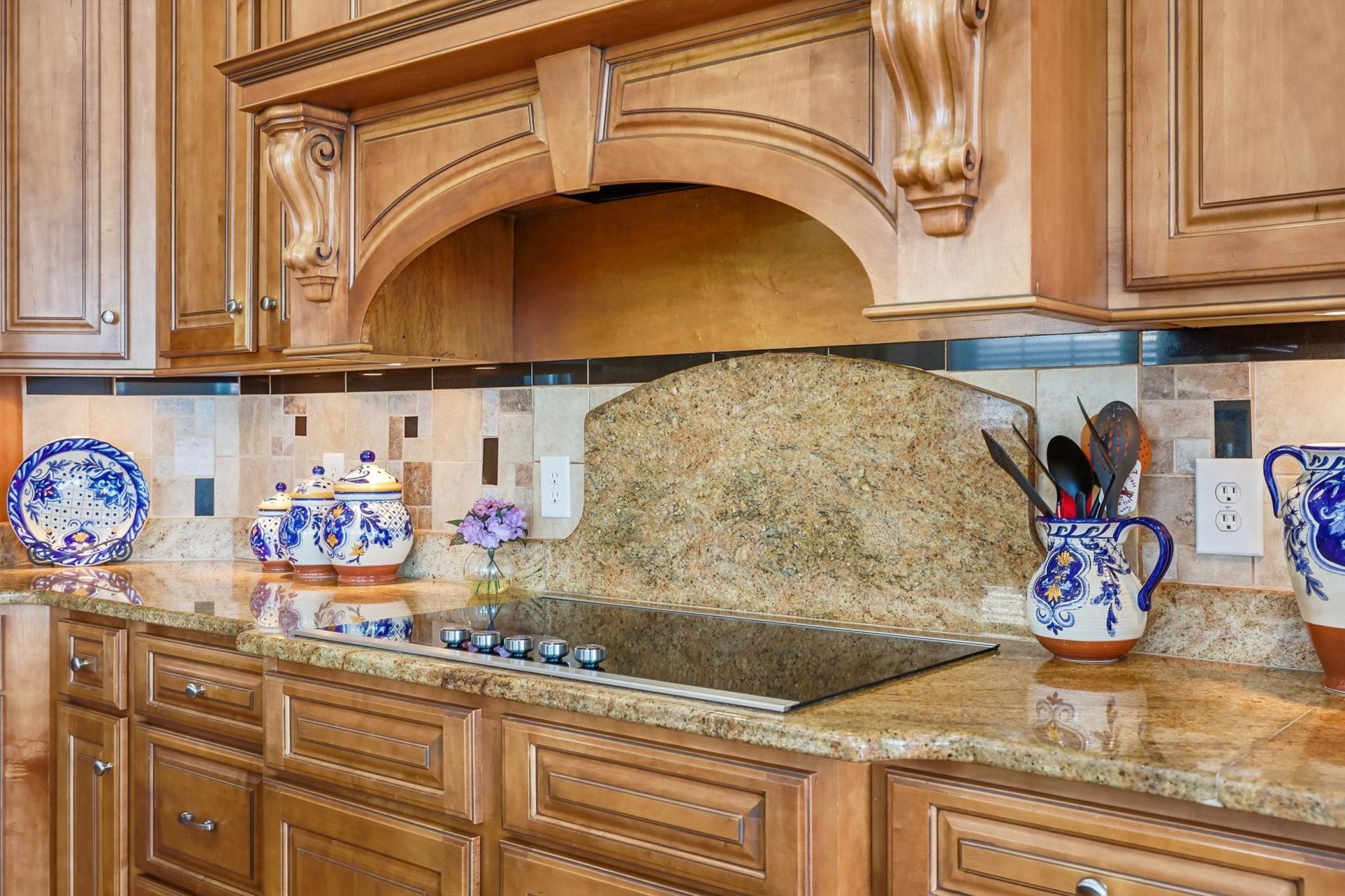 816 Waterton Ave. Photo 23