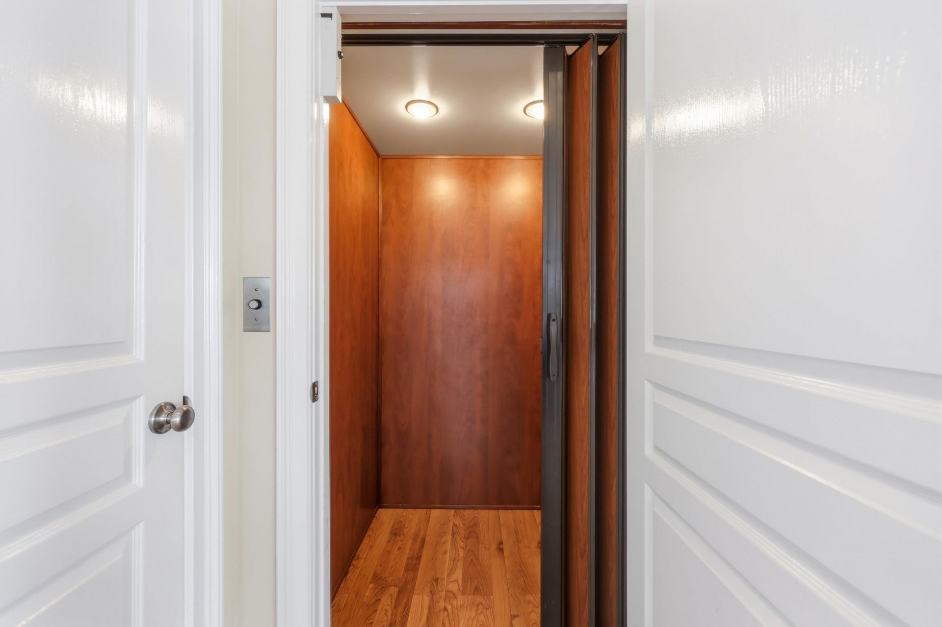 816 Waterton Ave. Photo 27