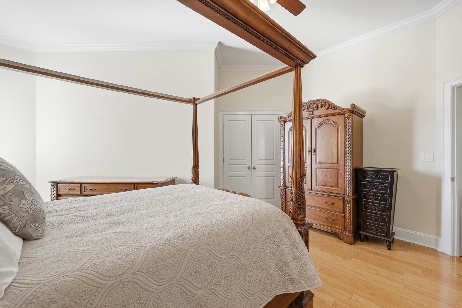 816 Waterton Ave. Photo 47