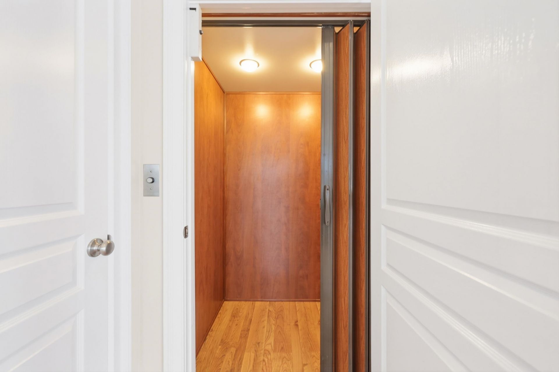 816 Waterton Ave. Photo 49