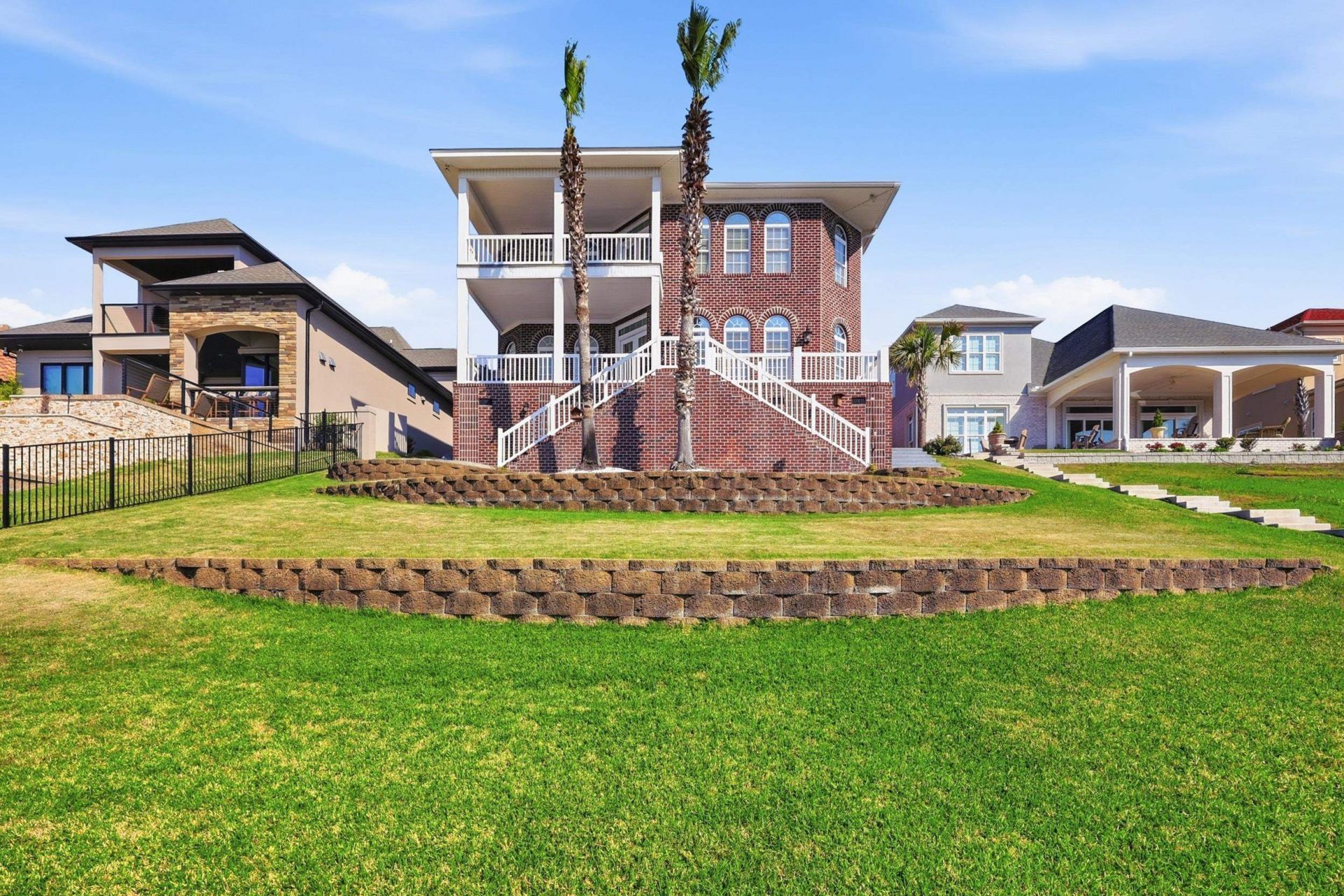 816 Waterton Ave. Photo 6