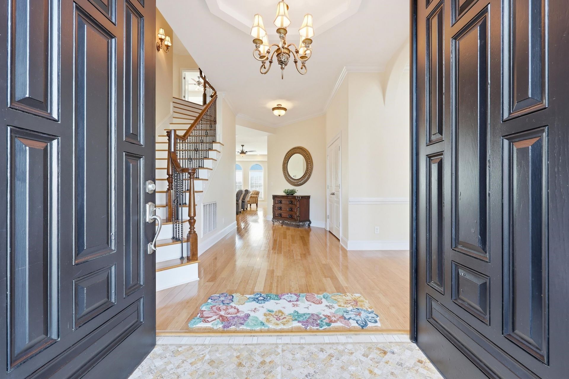 816 Waterton Ave. Photo 8