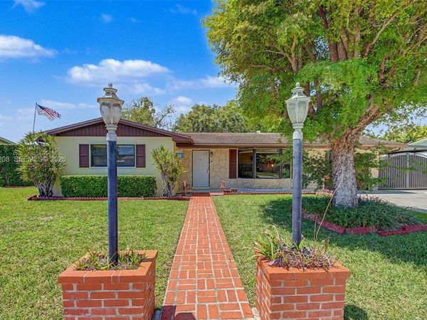 7916 SW 140th Ave , Miami, FL 33183