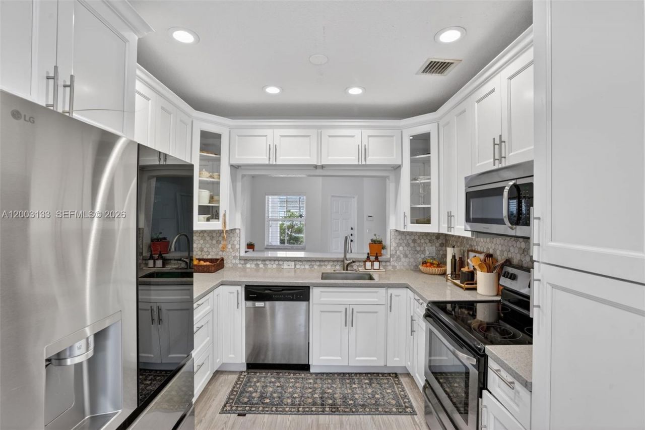 16862 SW 1st St , Pembroke Pines, FL 33027 Photo