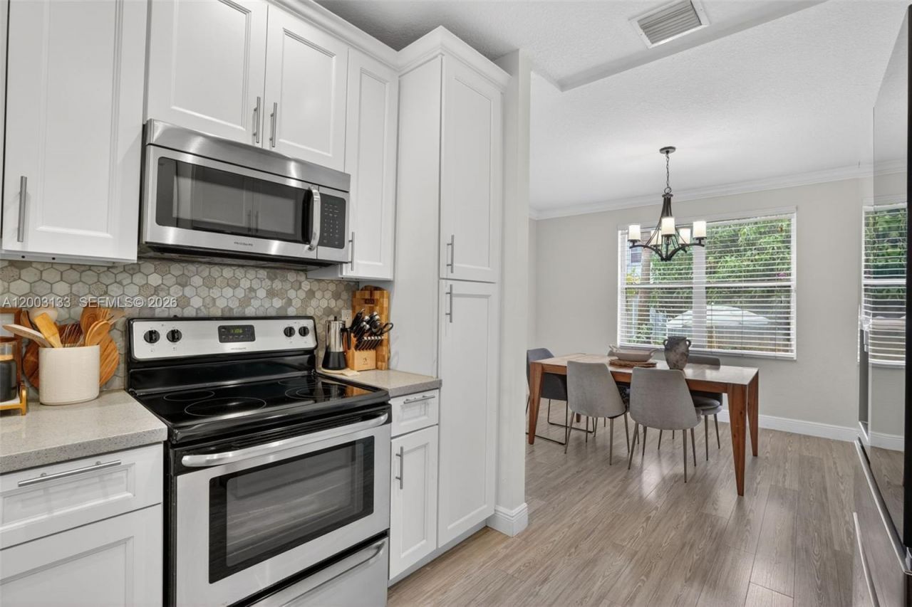 16862 SW 1st St , Pembroke Pines, FL 33027 Photo