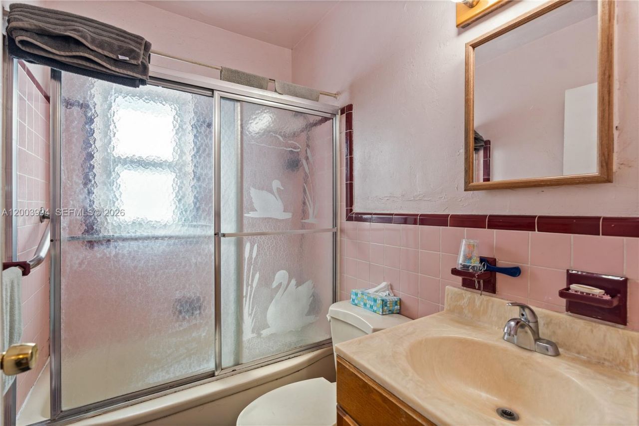 5730 SW 42nd Ter , South Miami, FL 33155 Photo