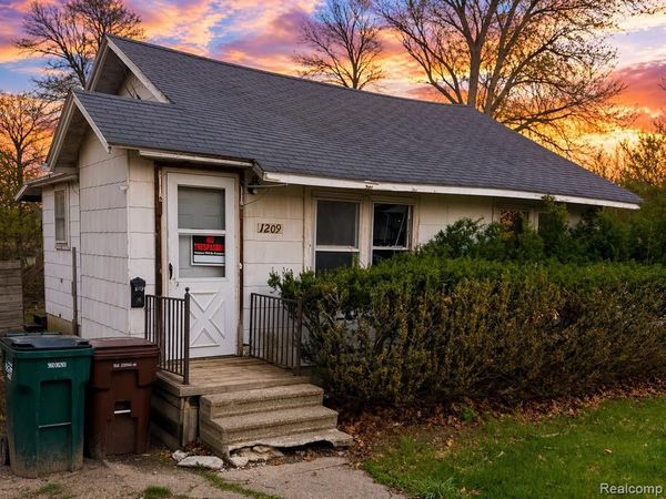 1209 Lathrop Street, Lansing, MI 48912