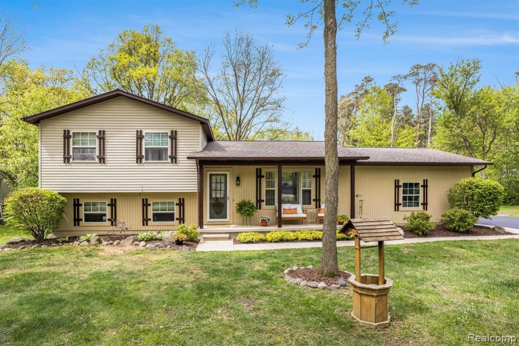 8450 Pineview Lake Drive, Argentine Township, MI 48451 Main Photo