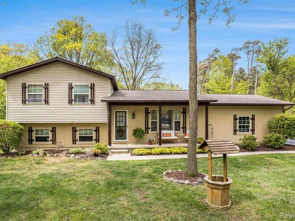 8450 Pineview Lake Drive, Argentine Twp, MI 48451