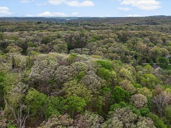 2741 Questover Canyon Drive , Wildwood, MO 63038