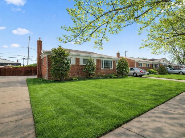 5845 Plainfield Street, Dearborn Heights, MI 48127