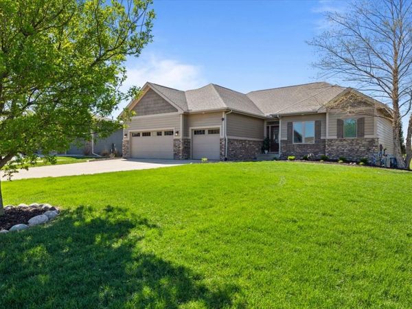 312 NE Mission Court , Ankeny, IA 50021