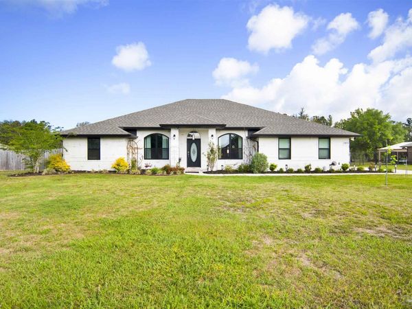 2810 Wallace Lake Rd, Pace, FL 32571