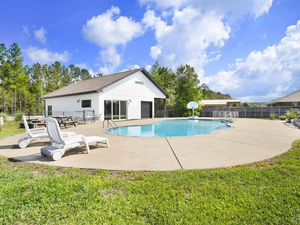 2810 Wallace Lake Rd, Pace, FL 32571