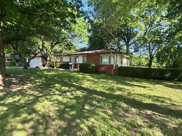 8279 E 37th Street , Tulsa, OK 74145