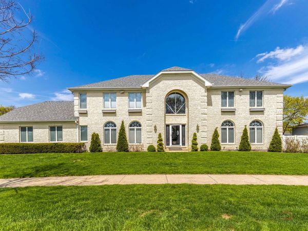 1801 N Dover Court , Arlington Heights, IL 60004