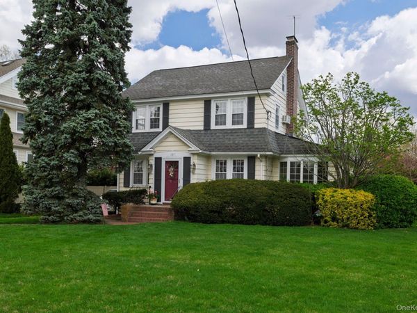 157 Windsor Avenue , Rockville Centre, NY 11570