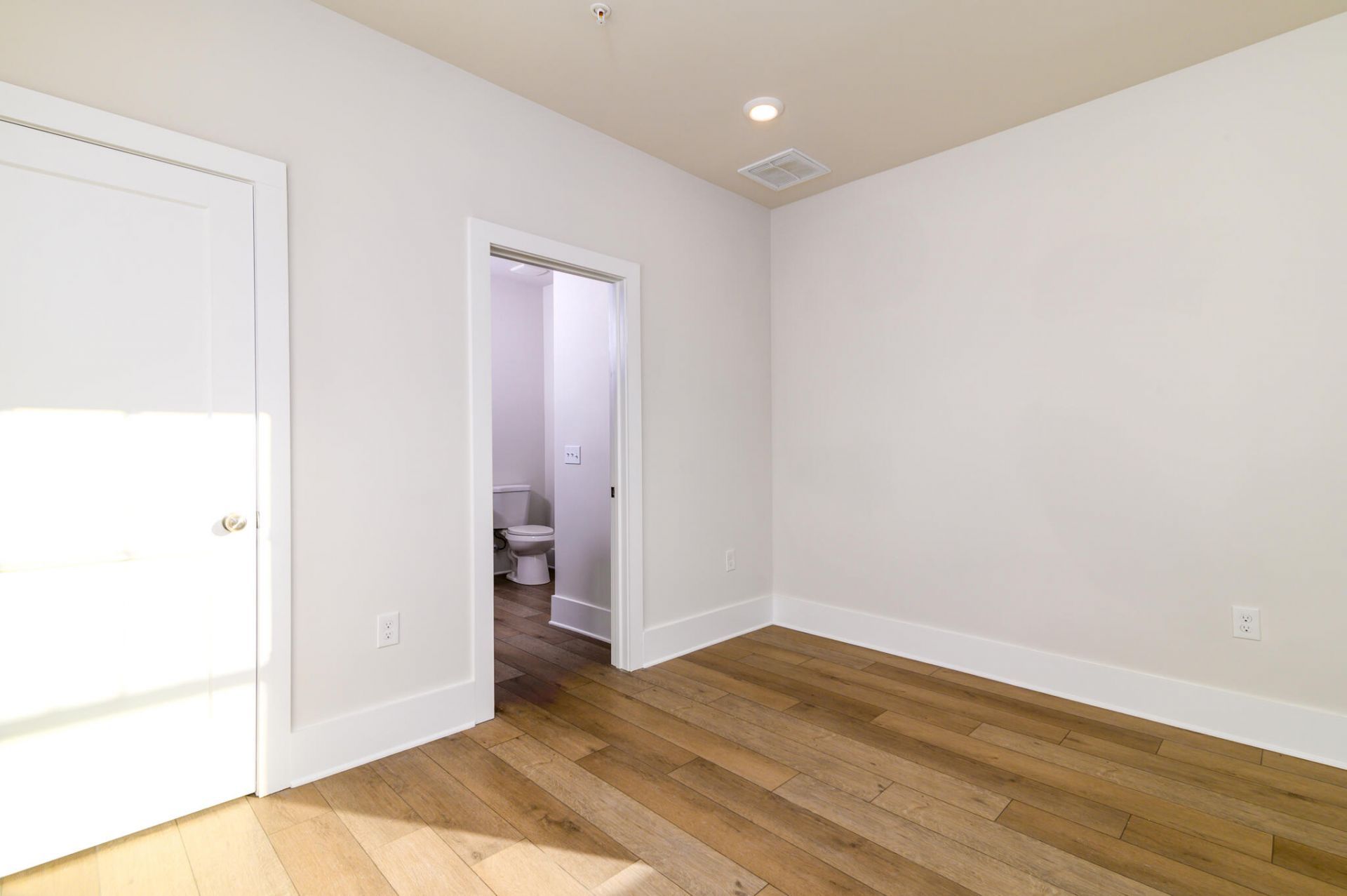 1150 Valdosta Street Photo 17