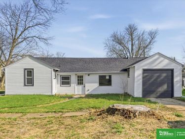 922 P Street , Tekamah, NE 68061