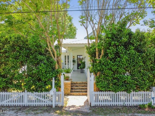 328 Easterbrook Street, Bay Saint Louis, MS 39520