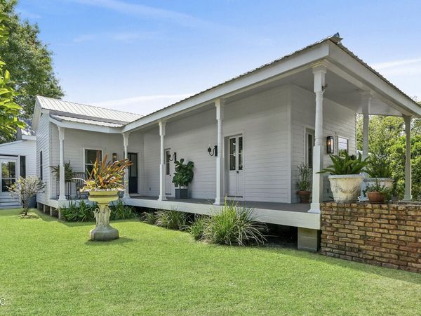 328 Easterbrook Street, Bay Saint Louis, MS 39520