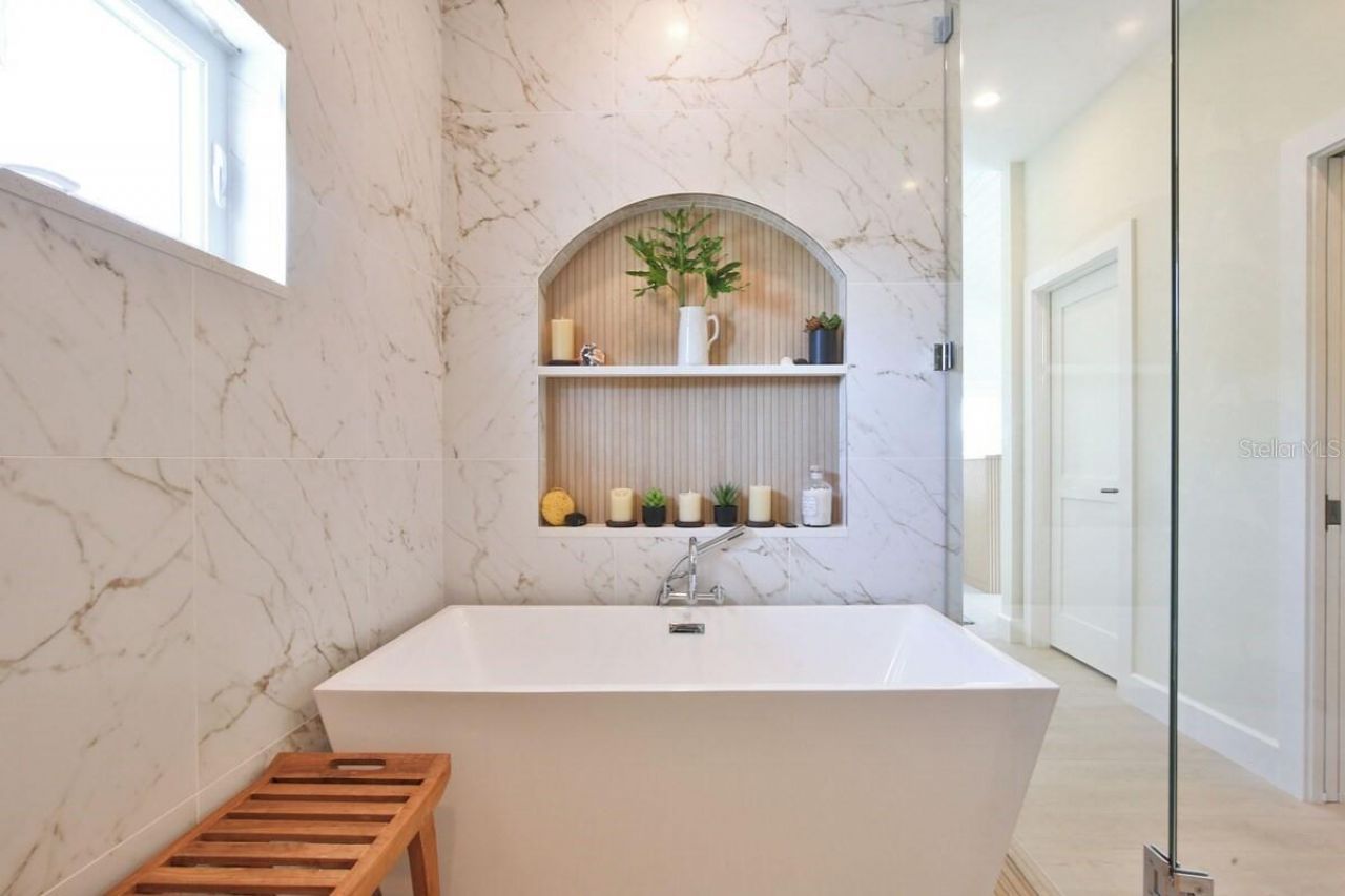 605 Concord Lane, Holmes Beach, FL 34217 Photo