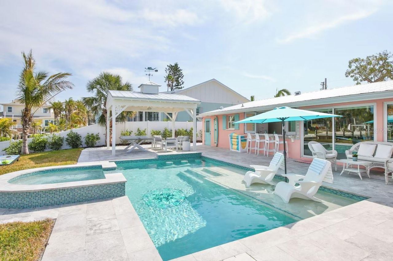 605 Concord Lane, Holmes Beach, FL 34217 Photo