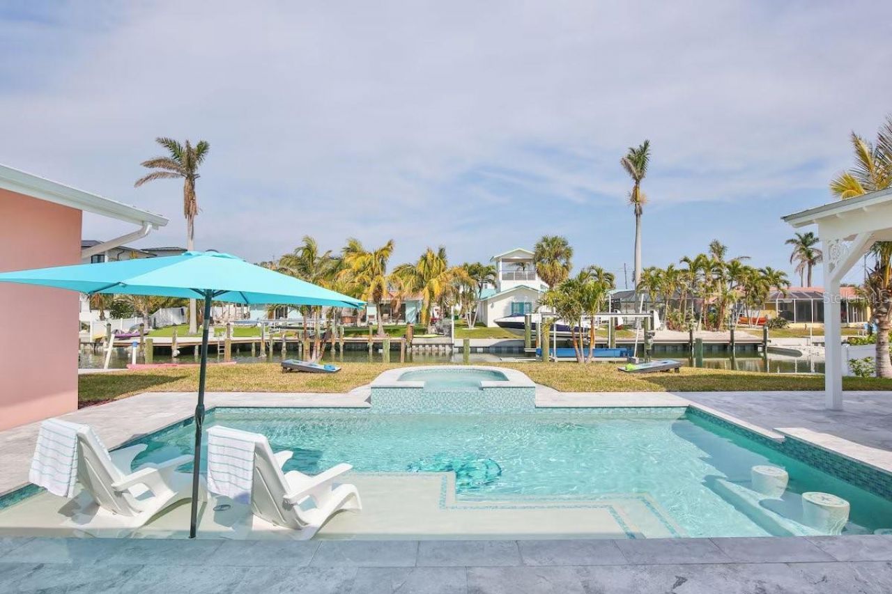 605 Concord Lane, Holmes Beach, FL 34217 Photo