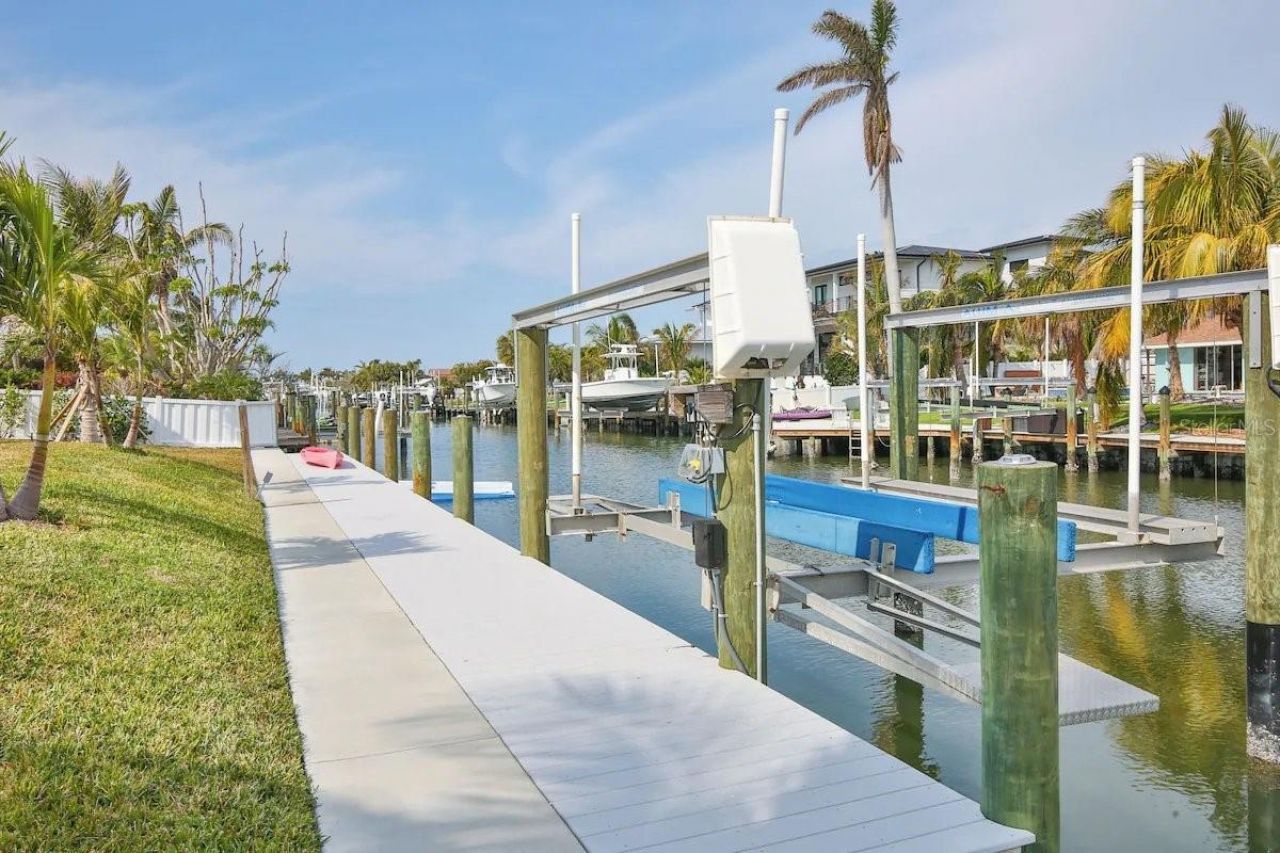 605 Concord Lane, Holmes Beach, FL 34217 Photo