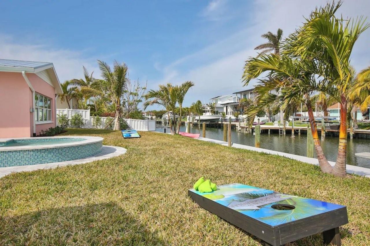 605 Concord Lane, Holmes Beach, FL 34217 Photo