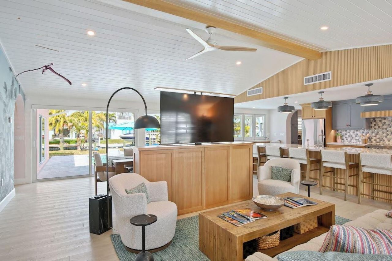 605 Concord Lane, Holmes Beach, FL 34217 Photo
