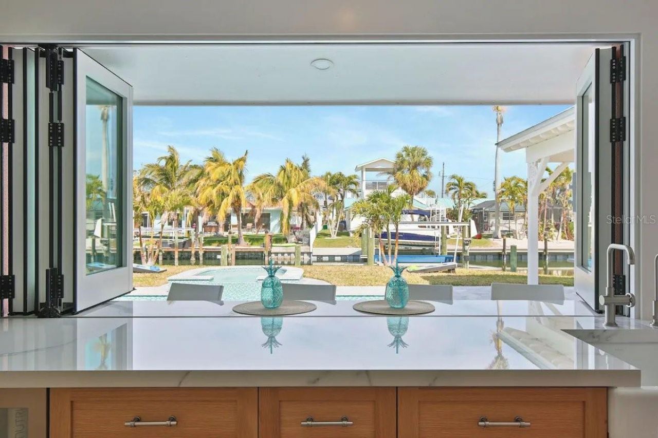 605 Concord Lane, Holmes Beach, FL 34217 Photo