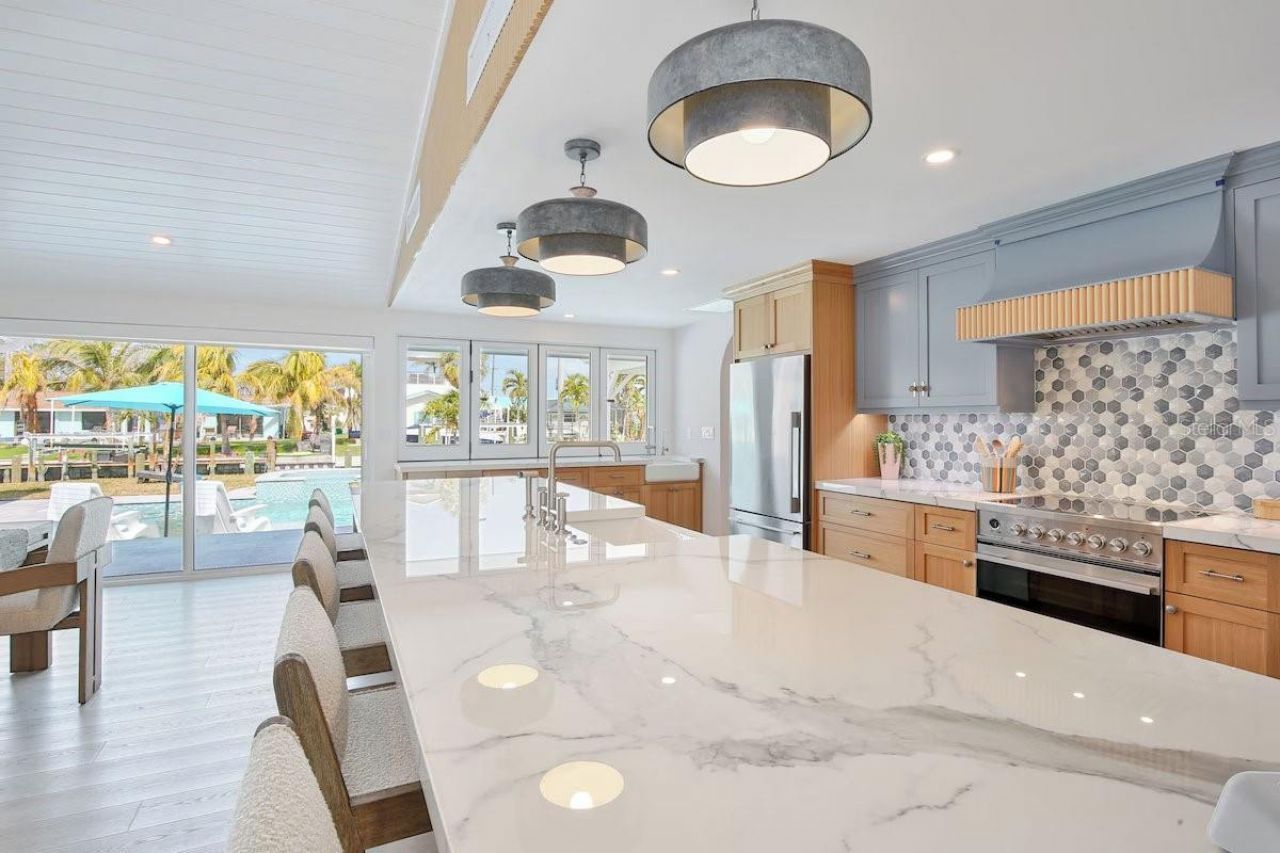 605 Concord Lane, Holmes Beach, FL 34217 Photo