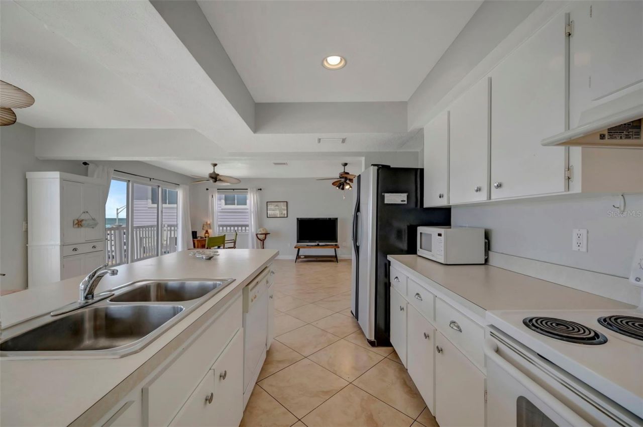 1105 Gulf Drive S, Unit 2, Bradenton Beach, FL 34217 Photo