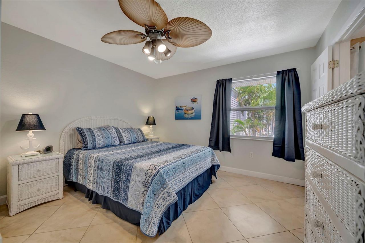 1105 Gulf Drive S, Unit 2, Bradenton Beach, FL 34217 Photo