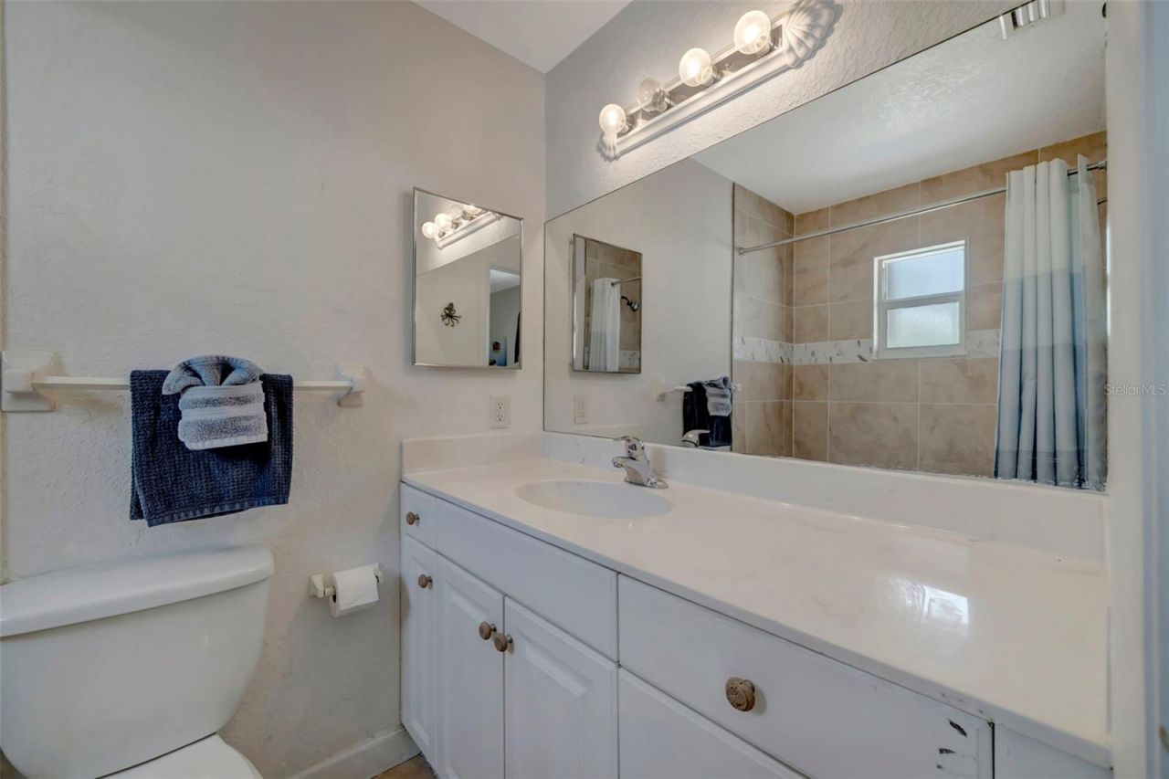 1105 Gulf Drive S, Unit 2, Bradenton Beach, FL 34217 Photo