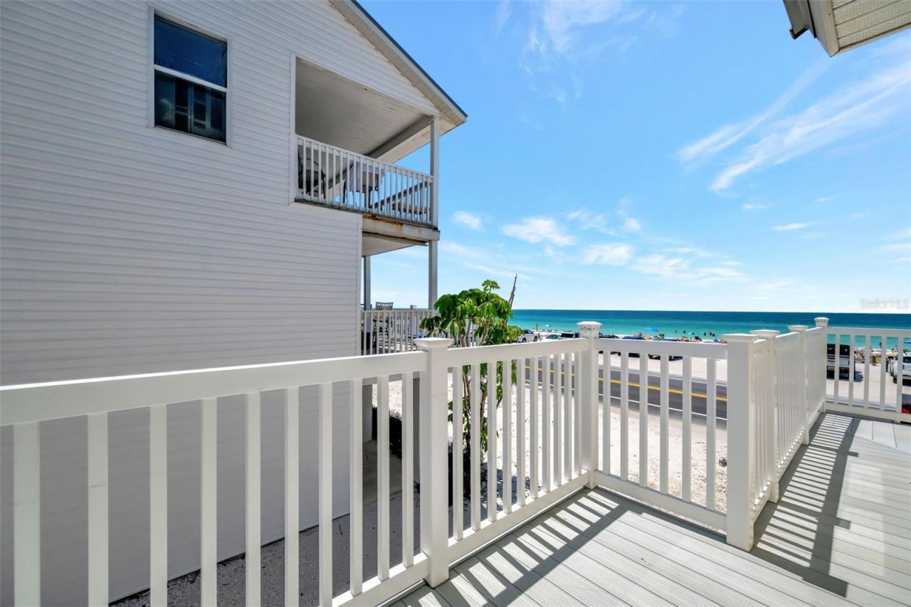 1105 Gulf Drive S, Unit 2, Bradenton Beach, FL 34217 Photo