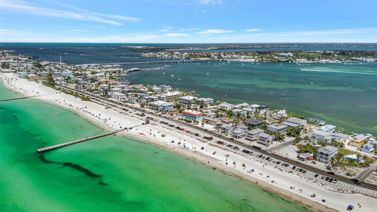 1105 Gulf Drive S, Unit 2, Bradenton Beach, FL 34217 Photo